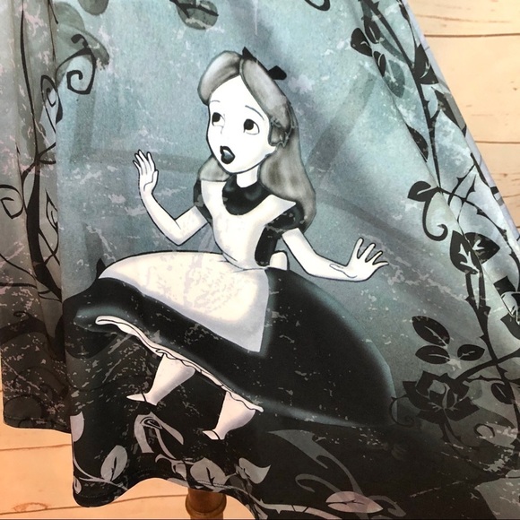 Disney Alice in Wonderland Open Back Flare Dress - Picture 4 of 10